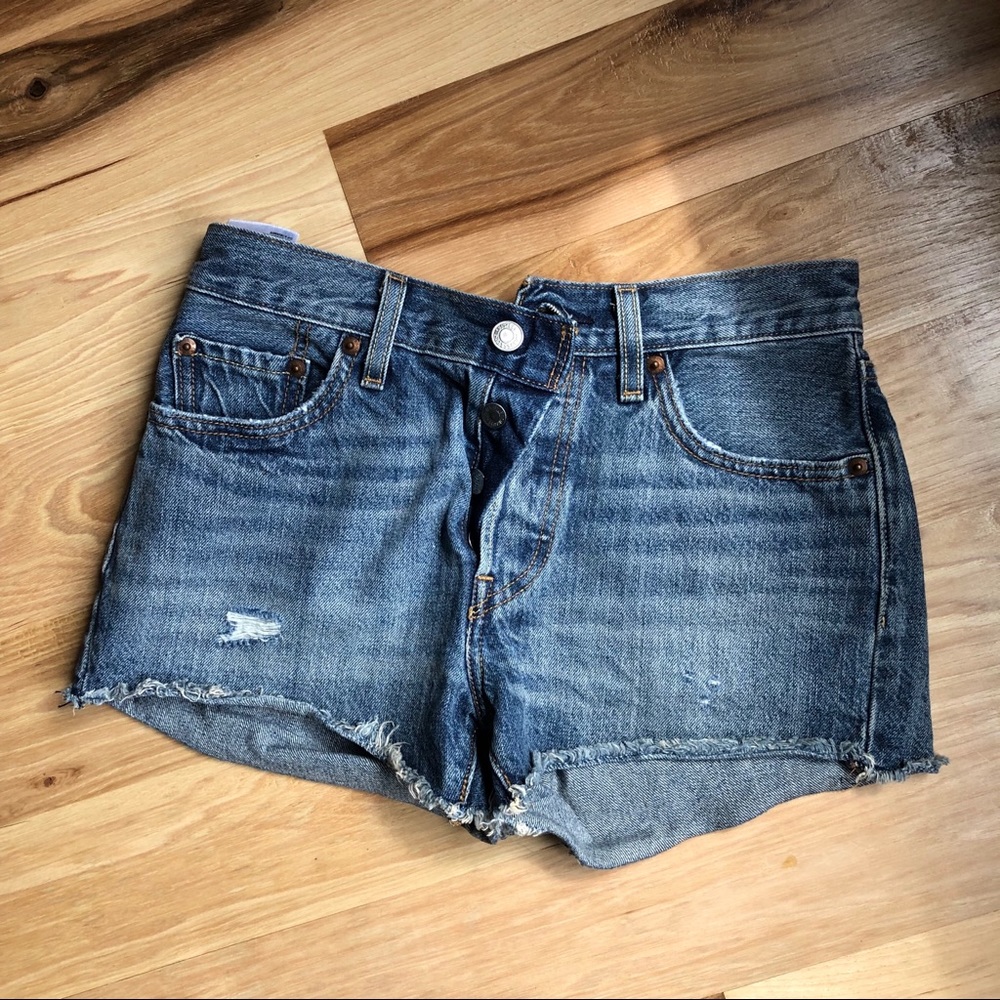 Levi’s cutoffs